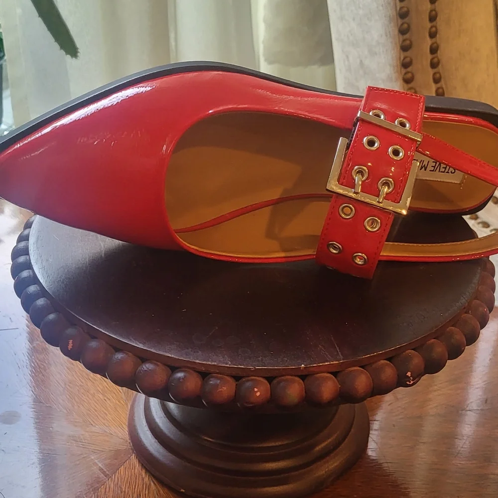 Steve Madden Graya Red Patent Flats with Strap Size, 10
